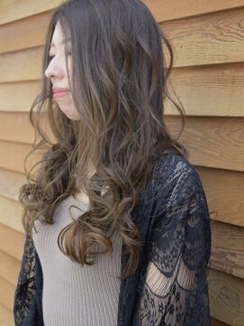 メモリー バイ インフィニティ(Memory by Infinity) アッシュカラー立体ロング