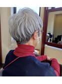 グレイヘアショート