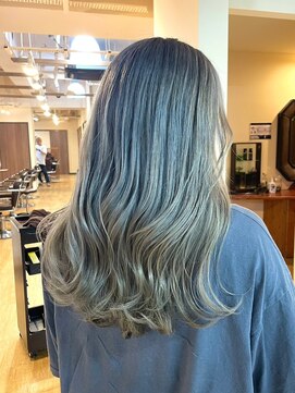 ブリッツバイレボ 船橋(BLITZ by REVO) ナチュラルレイヤー/エアリーロング/美髪/グレージュカラー/船橋