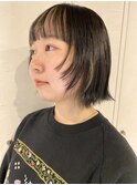 ベージュと黒のコントラストカラー