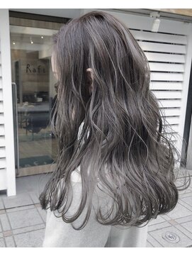 イェッカ(YECCA) 立体感と透け感＊極細ハイライト×アディクシーカラー