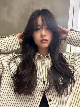 サンプラス(san+) 【マユコ】黒髪小顔オリーブグレージュ韓国くびれロングレイヤー