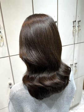 ヴァネッサ VANESSA 20代30代40代艶髪くびれミディアムレイヤー鶴見