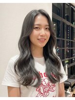 ハーツオオサカ(HE:ARTS OSAKA)&nbsp;センターパート韓国巻き髪ロング×グレージュカラー