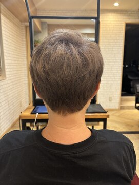 アールヘア(ar hair) 刈り上げなし耳出しベリーショート