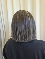 ラルーチェ ラスパ御嵩店(La Luce)&nbsp;暗めアッシュ×ハイライトで透明感カラー