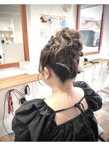 ソエルフォーヘア(soel for hair)&nbsp;高めのおだんごアップ