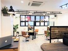 ヘアーサロンライト(hair salon Light)の雰囲気（お洒落でシンプルな店内でごゆっくりお寛ぎ下さい♪）