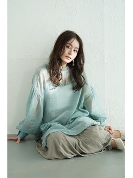 ウタ 【uta　京野】カーキベージュ×フェミニンロング