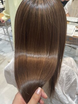 ヘアーエスクールエミュ(hair S. COEUR emu) サラサラロングヘアー