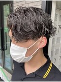センターパートツイストスパイラルパーマメンズ波巻きパーマ