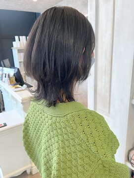 キャアリー(Caary) 福山人気caaryトレンドウルフレイヤーミディ20代ぱっつん前髪