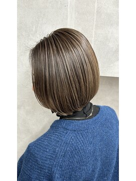 クララ(CLALA Ohashi) 極細ハイライトで目立たない白髪【古賀義大】