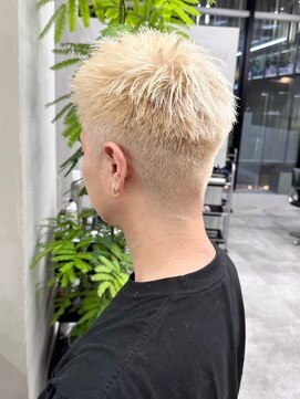 ギークス(GEEKS) 【GEEKS渋谷】ホワイトベージュ/短髪/夏カラー/刈り上げ/透明感