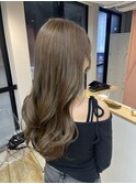 明るめベージュ