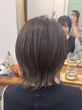 ファルベ(Farbe) ホワイトグレージュ/ミニウルフ/デジタルパーマチェリーブラウン