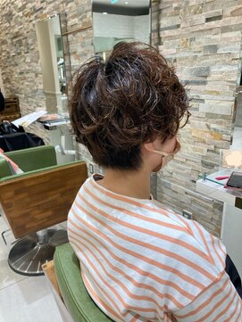 コム(com by neolive) ショートパーマ