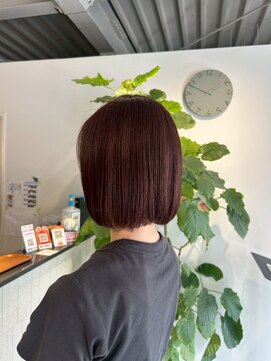 ギネス(Giness) アプリコットオレンジツヤ感ボブ × ワインレッドカラー