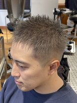 ザデイトウキョウ 表参道 青山(THE DAY TOKYO)&nbsp;MEN'S HAIR/刈り上げショート/ブリーチカラー/シルバー/表参道駅