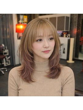 アビアンドアッシュ(Abi&Ass) 透明感ベージュ×くびれレイヤーハッシュカット
