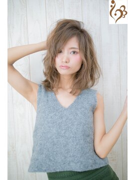 シロ ヘア(Shiro.) ルーズなウェーブが◎重めミディ
