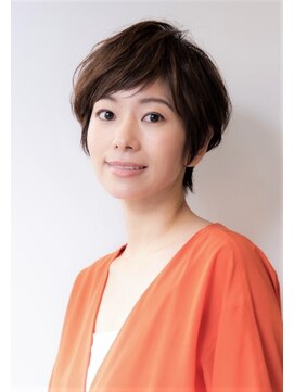 ノーヴェ(Nove) 30代/40代にオススメ　菱形ナチュラルショート