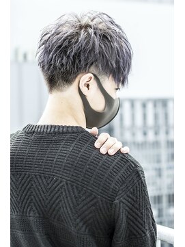 グランアージュ 柏西口店(grandage) 爽やかツーブロック刈り上げ シルバーブルージュ黒髪 柏グラン m