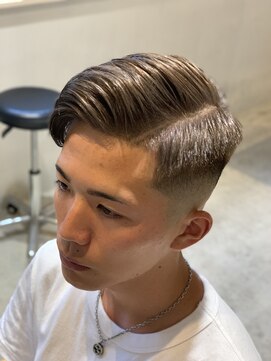 ハングアウト(Hangout) バーバースタイル/フェードカット/サイドパート/刈り上げ