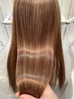 リコ バイ マリス(Liko by maris)&nbsp;白髪ぼかしハイライト、デザインカラー