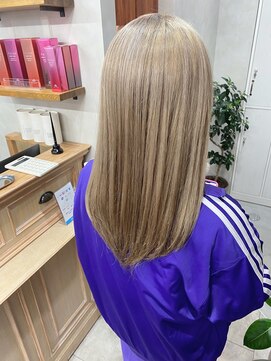 イルウィ(irwi) 【ブリーチカラー】ホワイトベージュ　ハイトーンカラー