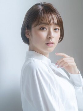 エミュ 表参道 青山(emu) 【emu井上信洋】耳にかけても美しい小顔丸みショート【エミュ】