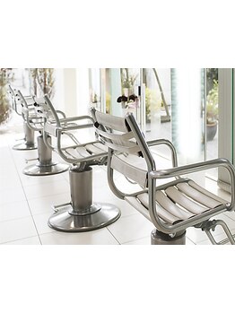 地域で長く愛される実力派サロン◎丁寧なケアで大人女性に人気