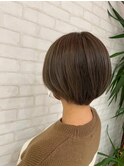 大人可愛いショート前下がり刈り上げボブナチュラルブラウン
