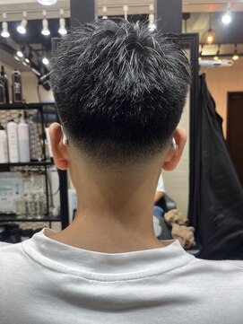 リリー(Lily) スキンフェード