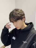 ネオリーブウリ 二子玉川店(Neolive uri)&nbsp;ブルーブラックフェザーパーマサーフカールセンターパート