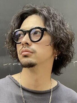 レタッチバイフィフス(RETOUCH by fifth) センターパートニュアンスパーマワンカールパーマ韓国コンマヘア