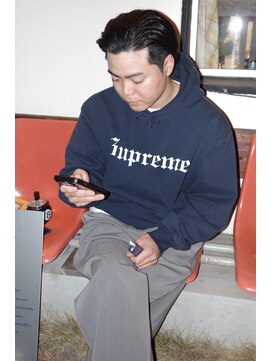 エディ(Edy) メンズセンターパート刈り上げニュアンスパーマ眉毛カット