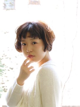 バグ 恵比寿(Bug) 柔らかパーマのショートボブ