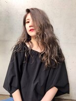 ヘアーメイクチック(HAIR MAKE CHiC) ガーリーロングベージュ