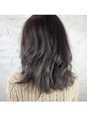 ナチュラルからハイトーングレージュのグラデーションカラー