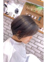 アヴァロン(AVALON)&nbsp;【mag  ginza】ゆったり丸みショートボブ×ハイライトカラー