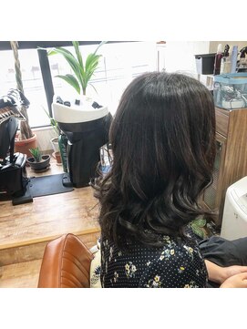 ハウオリ ヘアーワークス(Hauoli hair works) 定番アッシュカラー