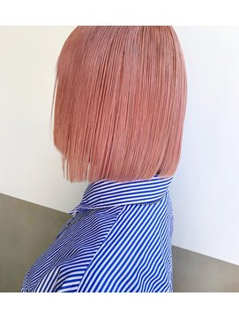 ステイシー(stay she) ベビーピンク × 切りっぱなしボブ