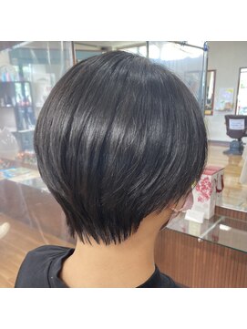 美容室テク アート バイ シック ショートヘア