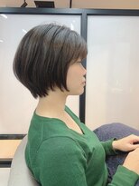 イーラ(era)&nbsp;《era》大人女性丸みショート　暗めグレージュ　みわ