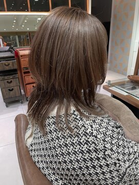 バブ バイネオリーブ(Bab by neolive) ミディアムウルフ☆白髪ぼかしハイライト