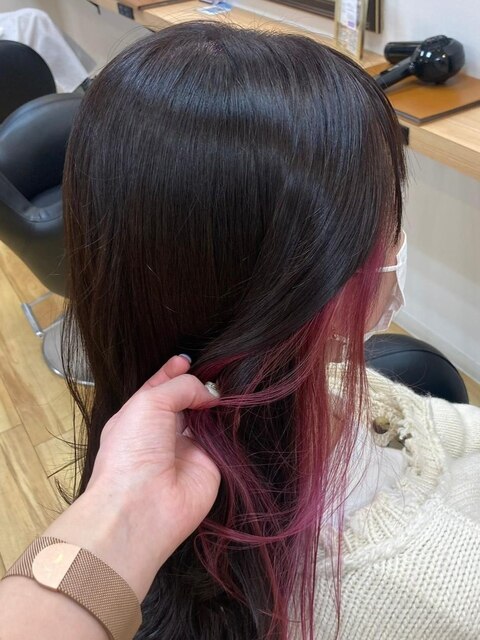 インナーカラー ストレートロング ピンク ツヤ髪 デザインカラー