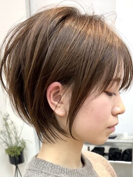 ラフ 新宿(Laff) 新宿 大人可愛い 20代30代40代 丸みショート 耳掛けショートボブ