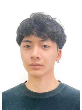 黄ぐまくん美容室 メンズ　ツーブロック