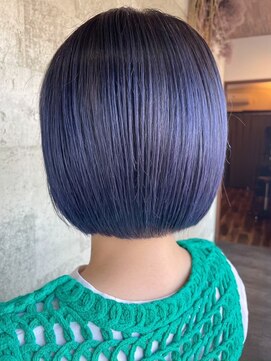 ビスクヘアデザイン(bisq hair design) ボブ　ネイビーブルー　艶髪　髪質改善カラー　ショート